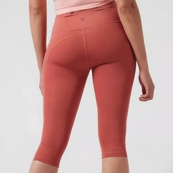 EUC Athleta Accelerate Crop 3/4 Muted Red Small Leggings High Rise - Picture 2 of 15